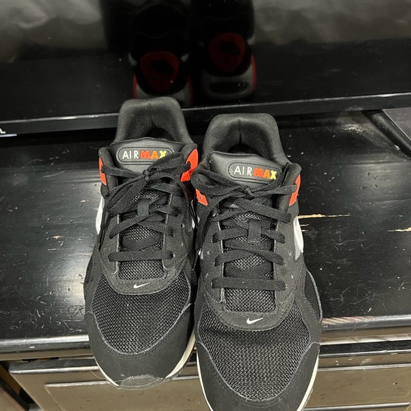 Nike Black and Red Sneakers - Picture 3 of 4